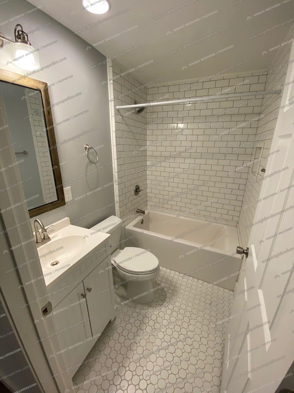 Upstairs 1st bath